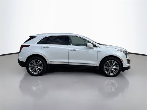 Used 2022 Cadillac XT5 Premium Luxury w/ Technology Package image 8