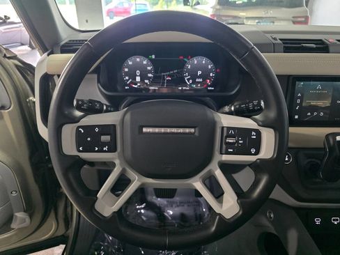 Used 2023 Land Rover Defender 110 SE AWD/4WD image 9