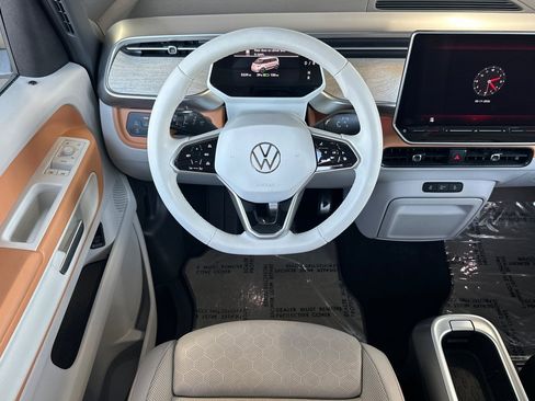 Used 2025 Volkswagen ID. Buzz 1st Edition RWD image 13