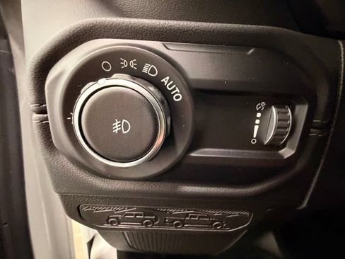 Used 2024 Jeep Wrangler Unlimited Sahara AWD/4WD image 20