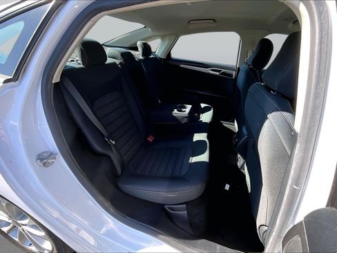 Used 2020 Ford Fusion SE FWD image 27