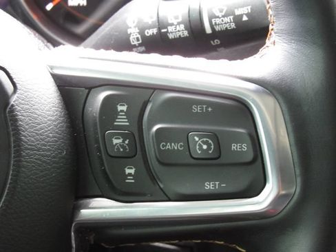 Used 2022 Jeep Wrangler Unlimited Sahara AWD/4WD image 25