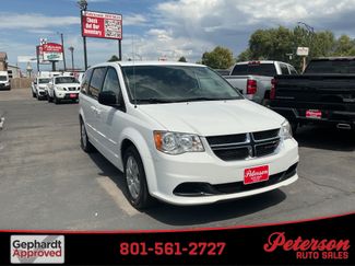 Used 2017 Dodge Grand Caravan SE w/ UConnect Hands-Free Group FWD video 1