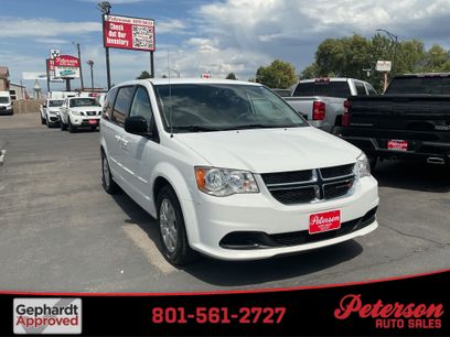 Used 2017 Dodge Grand Caravan SE w/ UConnect Hands-Free Group