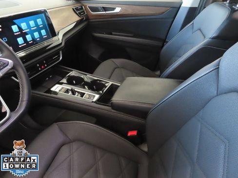 Used 2024 Volkswagen Atlas SE image 22