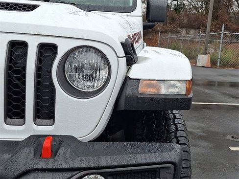 Used 2023 Jeep Gladiator Mojave w/ Cold Weather Group image 9