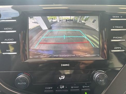 Used 2020 Toyota Camry SE image 22