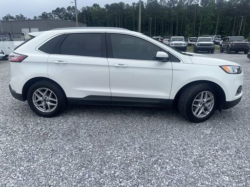 Used 2021 Ford Edge SEL w/ Convenience Package FWD image 3