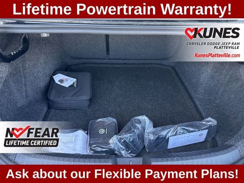 Used 2023 Volkswagen Jetta SE w/ Panoramic Sunroof Package FWD image 25