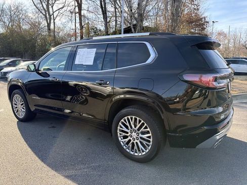 Used 2025 GMC Acadia Denali image 5