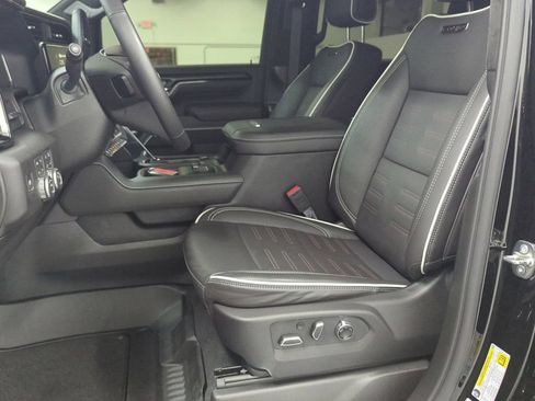 Used 2026 GMC Sierra 2500 AT4X AWD/4WD image 9
