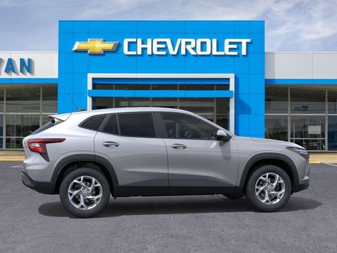 New 2026 Chevrolet Trax LS image 5