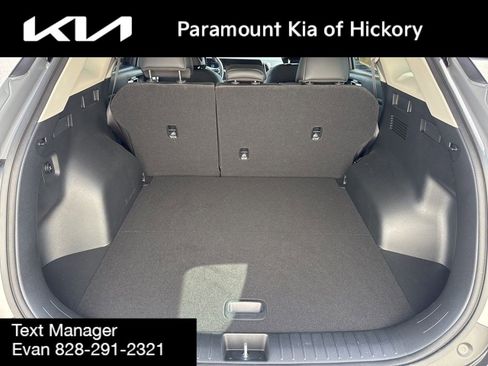 Used 2024 Kia Sportage EX image 11