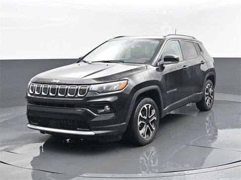 Used 2022 Jeep Compass Limited image 2