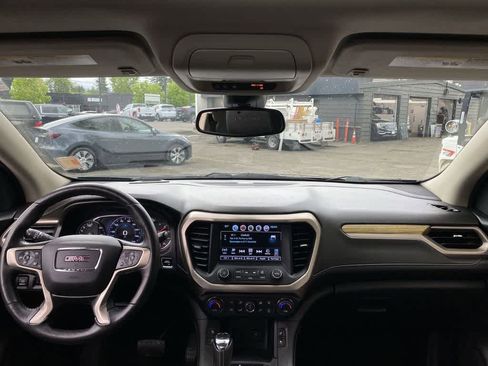 Used 2018 GMC Acadia Denali w/ Technology Package AWD/4WD image 12