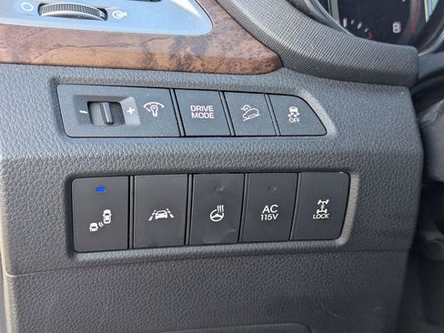 Used 2018 Hyundai Santa Fe Limited image 24