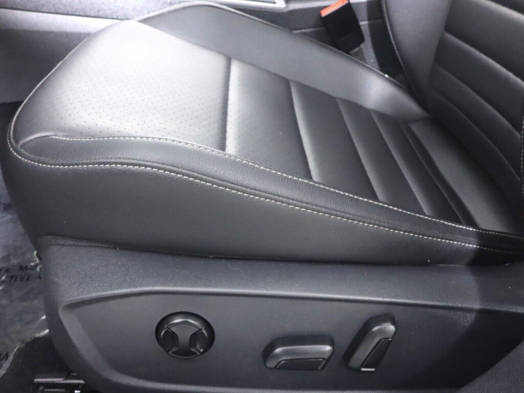 Used 2021 Volkswagen Jetta SE FWD image 29