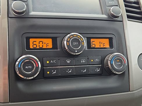 Used 2016 Nissan Frontier SL w/ Moonroof Package AWD/4WD image 17