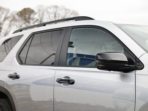 Used 2024 Honda Pilot TrailSport image 11