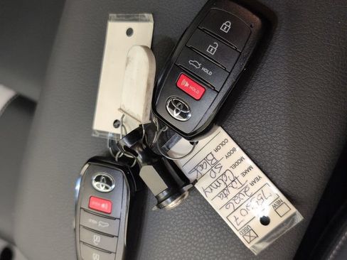 Used 2026 Toyota Camry SE w/ Convenience Package FWD image 39