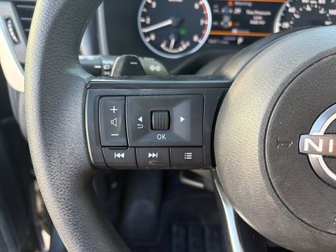 Used 2023 Nissan Rogue S FWD image 6