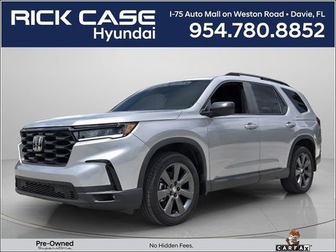 Used 2025 Honda Pilot Sport image 1