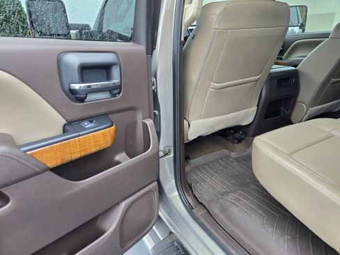 Used 2017 GMC Sierra 2500 SLT w/ Duramax Plus Package image 15