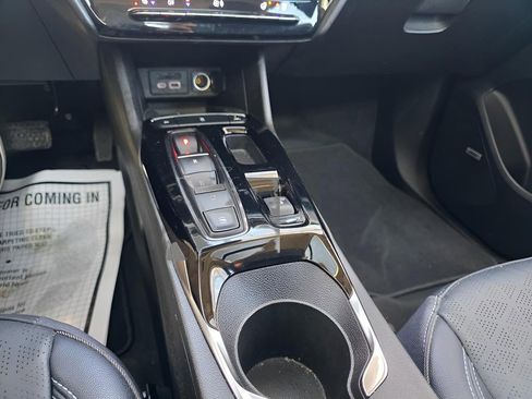 Used 2023 Chevrolet Bolt EUV Premier w/ Sun & Sound Package image 25