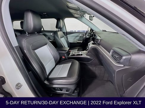 Used 2022 Ford Explorer XLT w/ Equipment Group 202A image 33