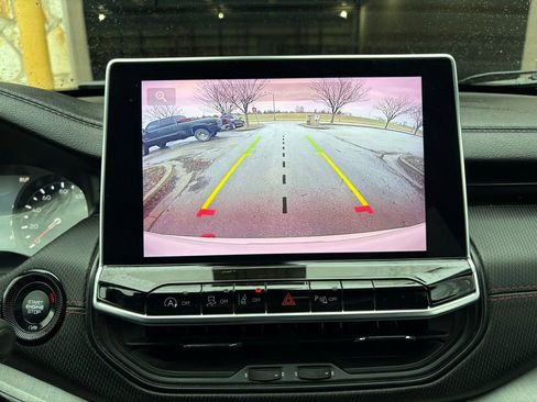 Used 2024 Jeep Compass Trailhawk image 39