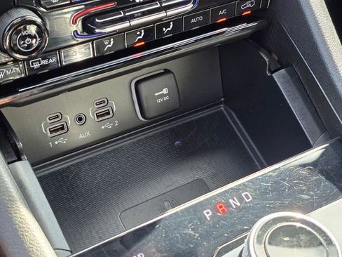 Used 2024 Jeep Grand Cherokee L Limited w/ Luxury Tech Group II AWD/4WD image 38