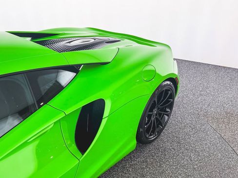 New 2025 McLaren Artura image 22