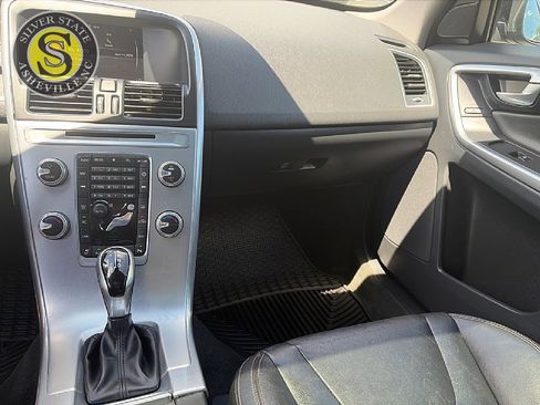 Used 2017 Volvo XC60 T5 Dynamic w/ Preferred Option Package image 23