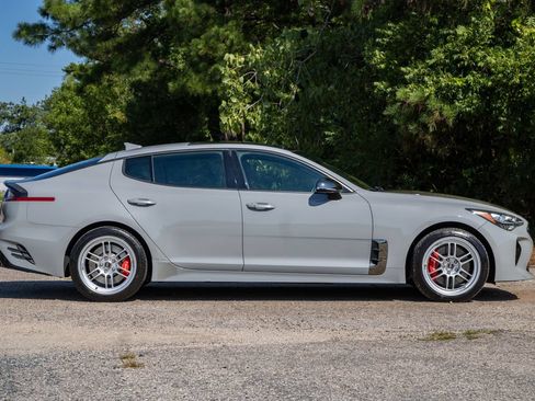 Used 2020 Kia Stinger GT2 AWD/4WD image 5