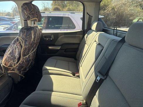 Used 2018 Chevrolet Silverado 1500 LT w/ LT Eassist Package image 9