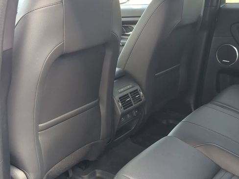 Certified 2025 Land Rover Discovery Sport Dynamic SE image 17