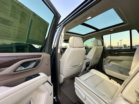 Used 2023 GMC Yukon Denali image 17