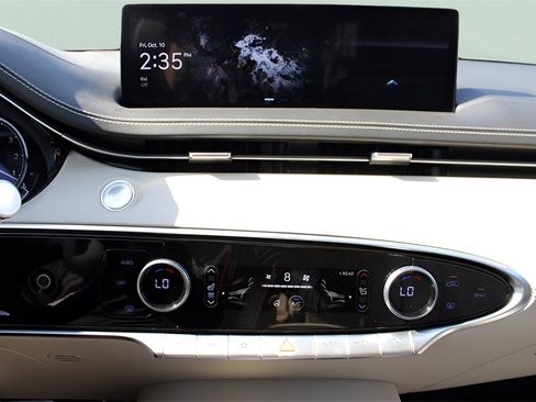 Used 2025 Genesis GV70 3.5T Sport w/ Sport Prestige Package image 19