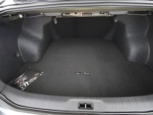 Used 2025 Nissan Altima 2.5 S image 17