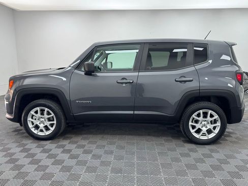 Used 2023 Jeep Renegade Latitude AWD/4WD image 10