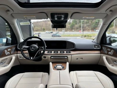 Used 2025 Mercedes-Benz GLE 450 4MATIC image 25