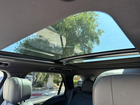 Used 2023 Land Rover Range Rover Sport SE image 7