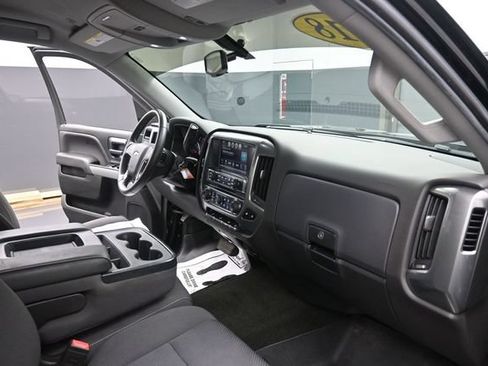 Used 2018 Chevrolet Silverado 1500 LT w/ Midnight Edition AWD/4WD image 48