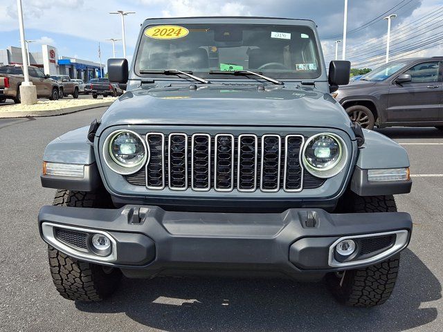 Used 2024 Jeep Wrangler Unlimited Sahara w/ Technology Group AWD/4WD image 2
