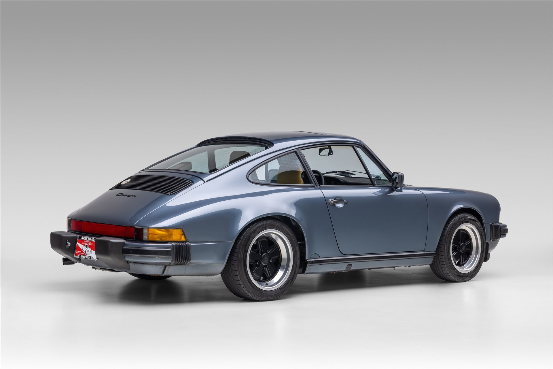 Used 1987 Porsche 911 Carrera RWD image 11