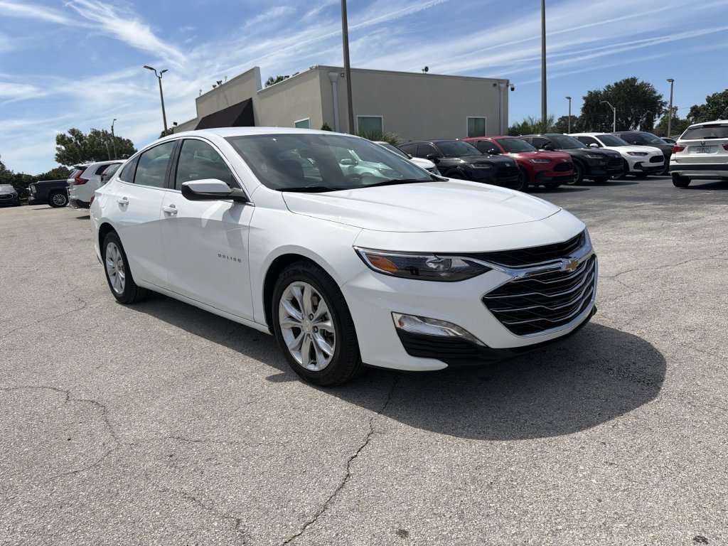 Used 2024 Chevrolet Malibu LT FWD image 2