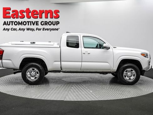 Used 2022 Toyota Tacoma SR image 4