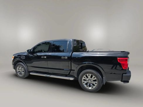 Used 2017 Nissan Titan Platinum Reserve AWD/4WD image 4
