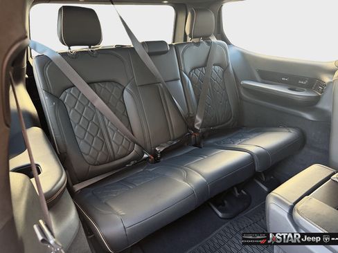 Used 2025 Jeep Grand Wagoneer Series III w/ Rear Seat Video Group 1 AWD/4WD image 27