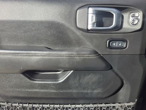 Used 2021 Jeep Wrangler Unlimited Sahara image 19